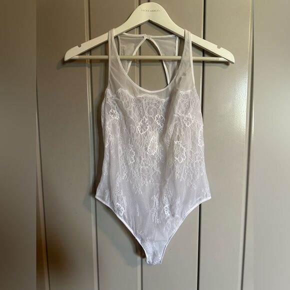 NWOT Jezebel white lace bodysuit size small - Picture 1 of 6